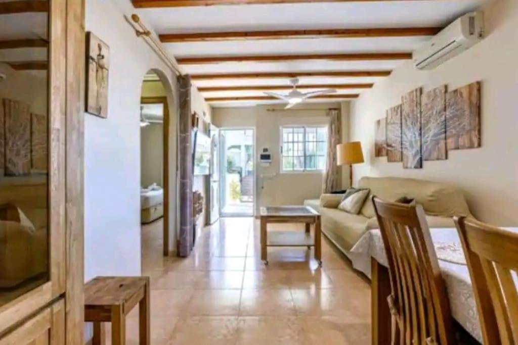 Bungalow Adaptado, Terraza Muy Grande Y Soleada. กราน อาลากันต์ ภายนอก รูปภาพ